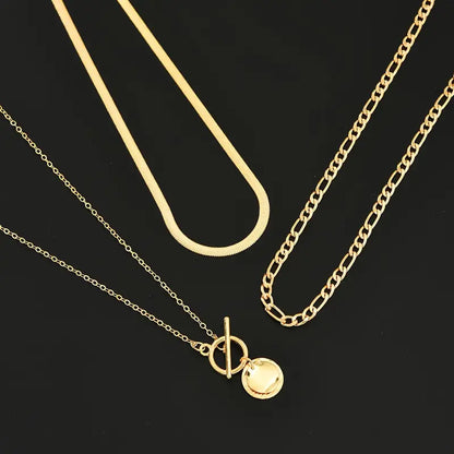 Savira Vrstvený náhrdelník s texturovanou mincí | Zlato