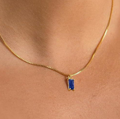 Minimalistický safírový náhrdelník s přívěškem | Bílé zlato